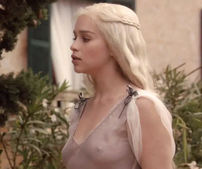 emilia clarke sexy 001