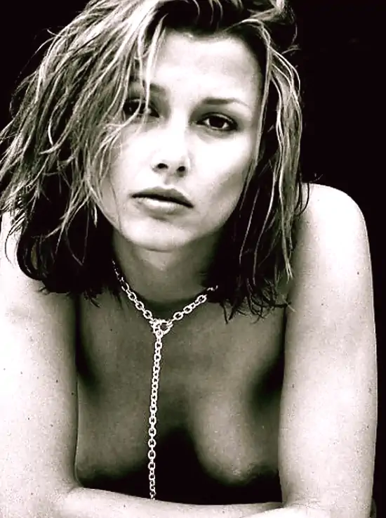 bridget moynahan nude breasts