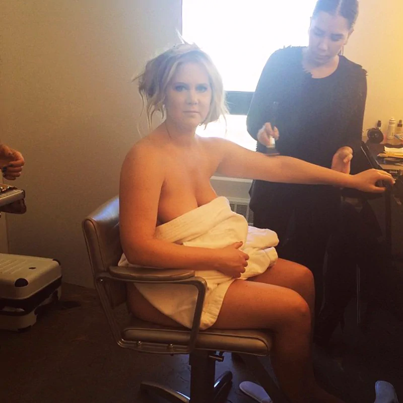 amy schumer naked towel