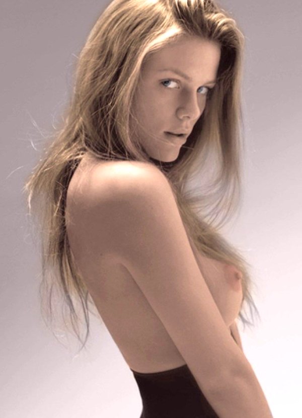 brooklyn decker nude tits