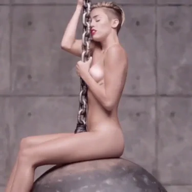 miley cyrus wrecking ball fully nude