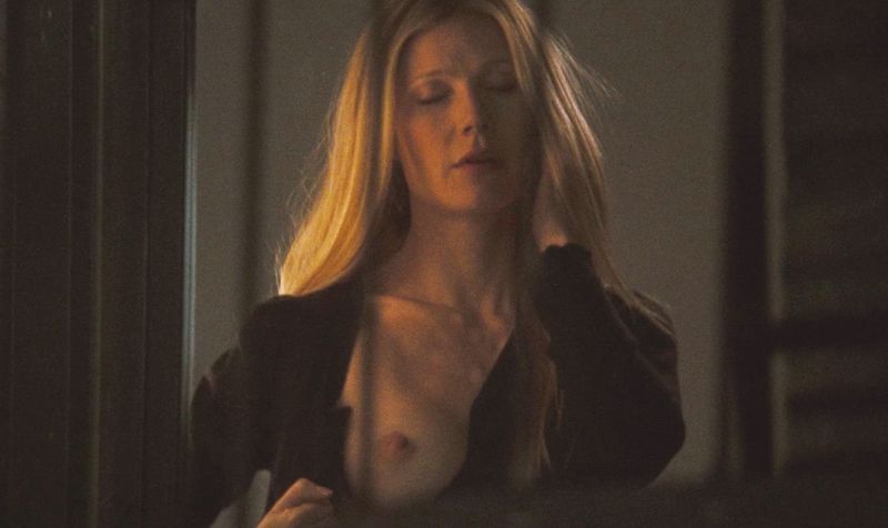 gwyneth paltrow showing tits