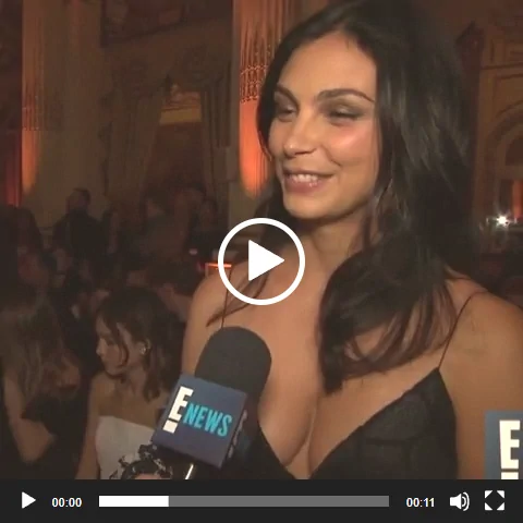 morena baccarin cleavage bounce