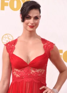 morena baccarin sexy red dress cleavage