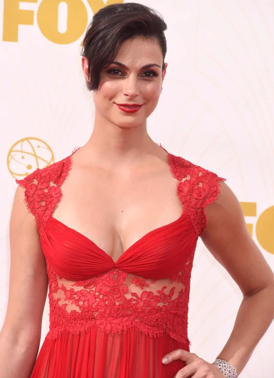 morena baccarin sexy red dress cleavage