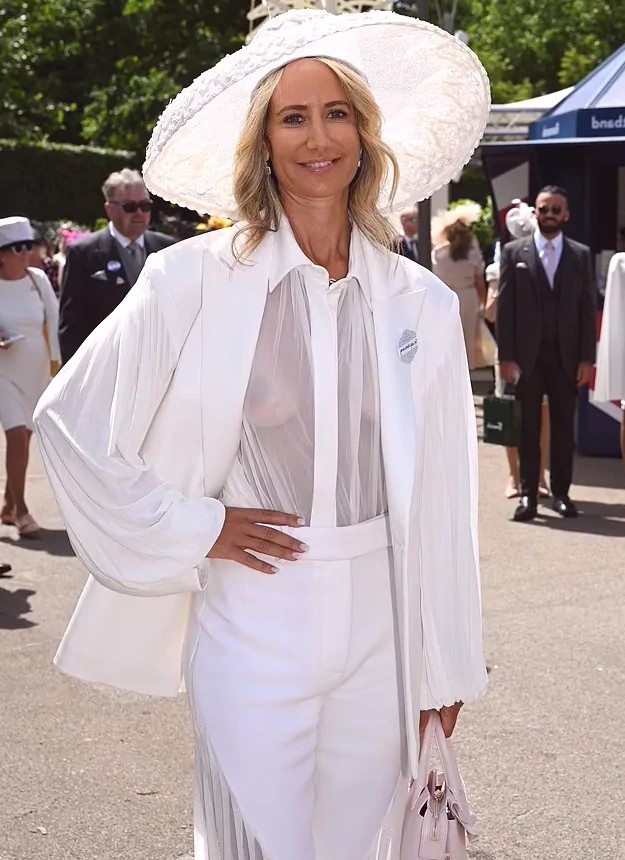 lady victoria hervey nude boobs ascot