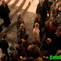 crowd surround lena headey nude in game of thrones