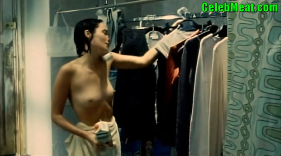 lena headey undressed with big nipples showing