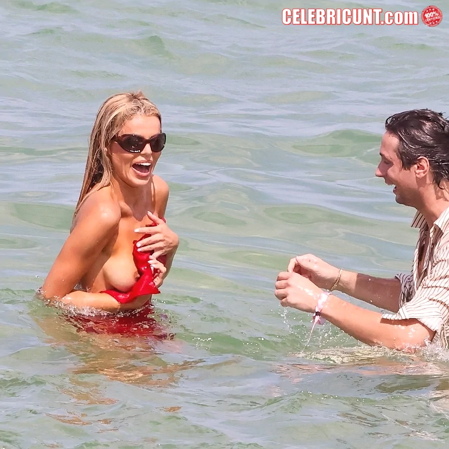 brooks nader accidentally exposing her boobs